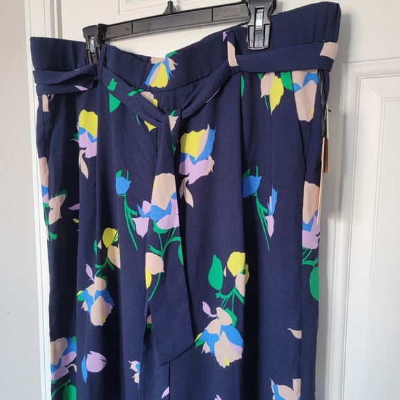 NWT Halogen Nordstrom Navy Floral Wide Leg Crop Capri Pants Tie Waist Size XL - Picture 2 of 7